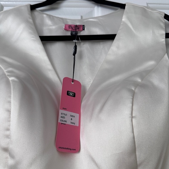 Chi Chi London Pearl ivory dress wedding or cocktail - Picture 11 of 14